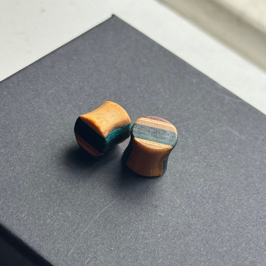 Handmade recycled skateboard Teal & Black Ear Plugs – 10mm — Baltic Dew, made in the UK